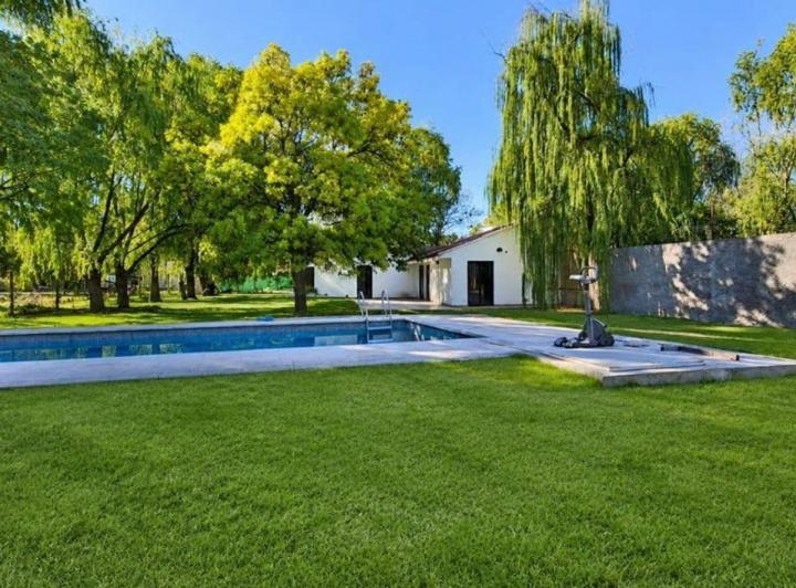 Casa · 322m² · 5 Ambientes · 2 Cocheras