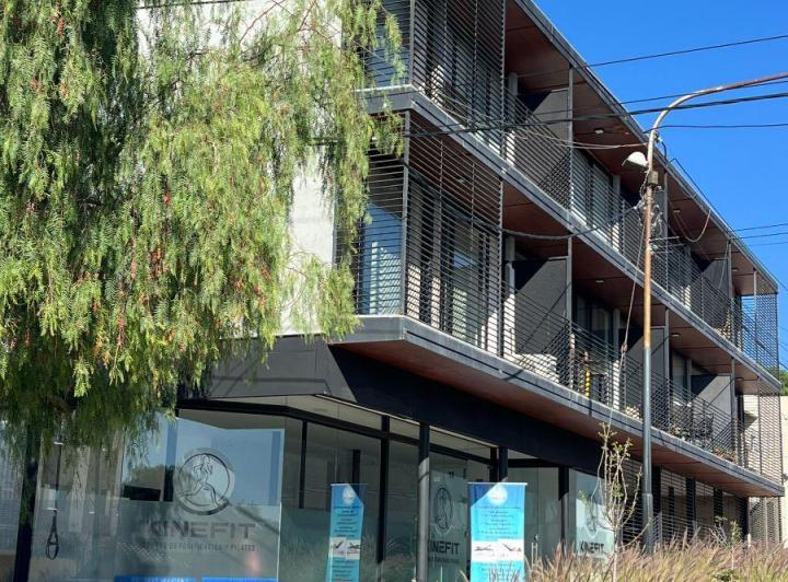Local comercial · 102m²