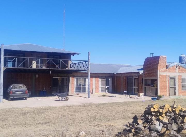 Campo · 300m² · 6 Ambientes