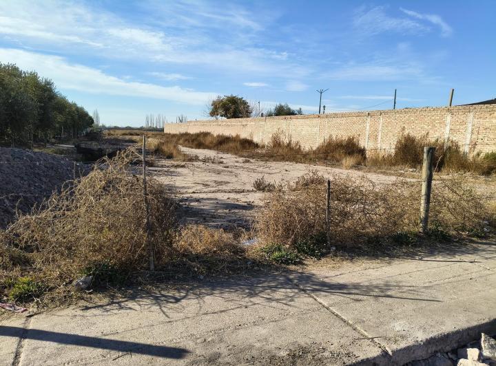 Terreno · 215m²