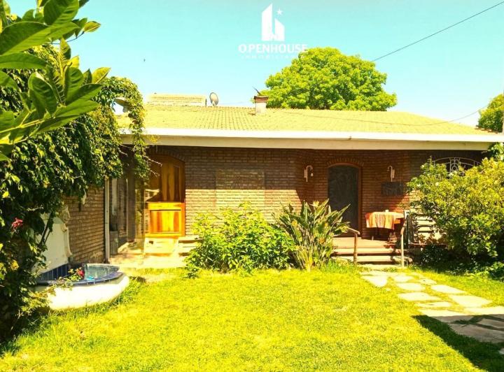 Casa · 193m² · 3 Dormitorios · 2 Cocheras