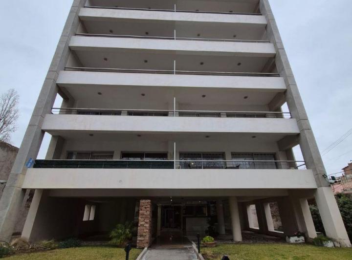 Departamento · 60m² · 2 Ambientes · 1 Cochera