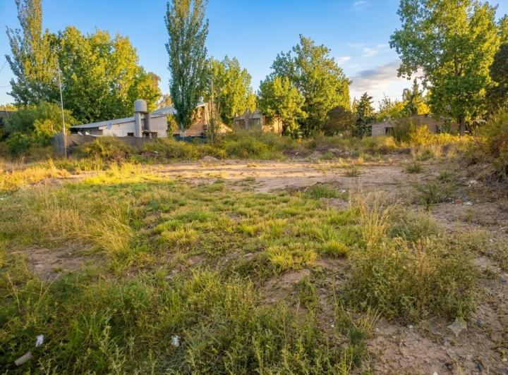 Terreno · 910m²
