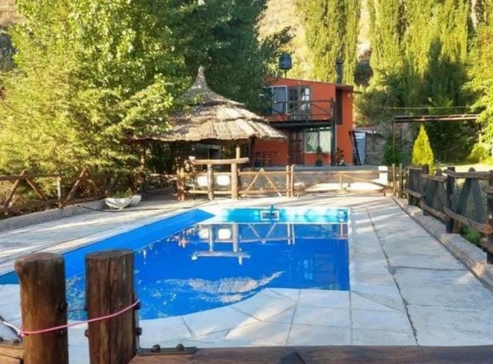 Casa · 180m² · 6 Ambientes · 4 Cocheras