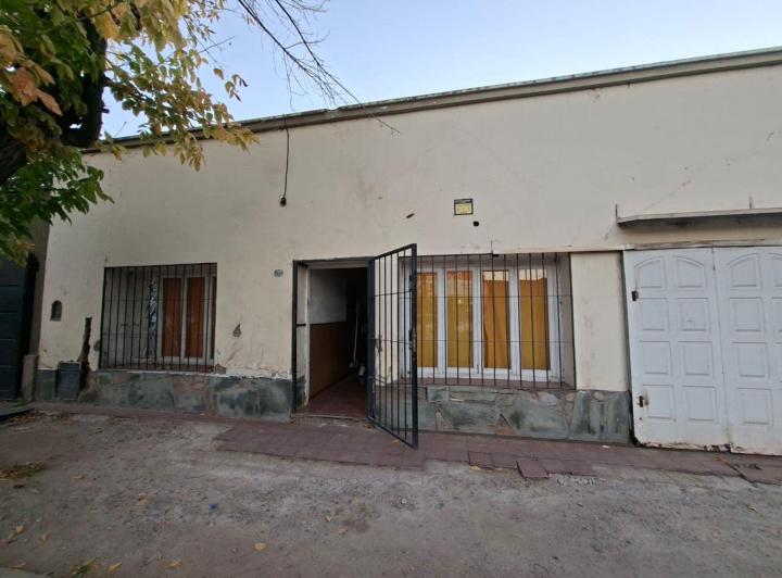 Casa · 138m² · 5 Ambientes · 2 Cocheras
