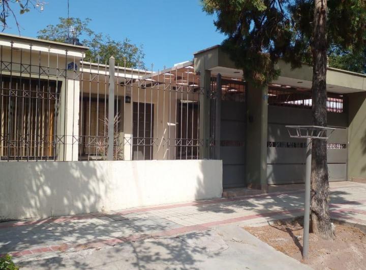 Casa · 130m² · 7 Ambientes · 1 Cochera