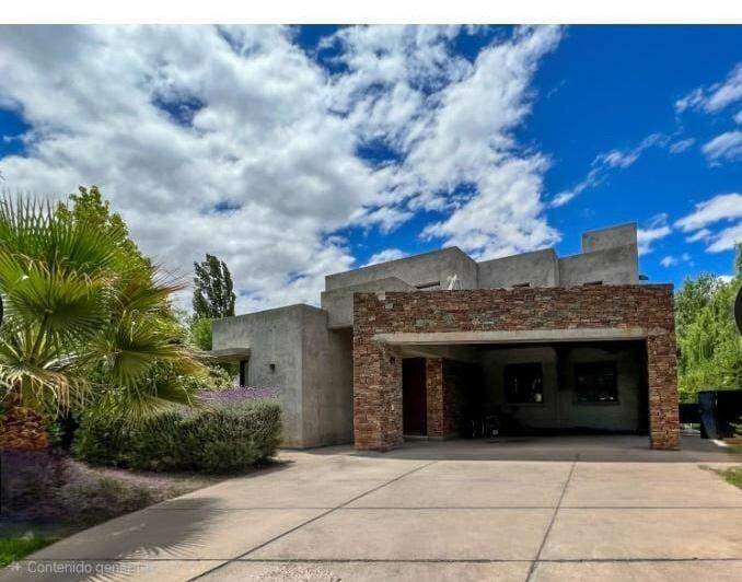 Casa · 400m² · 8 Ambientes