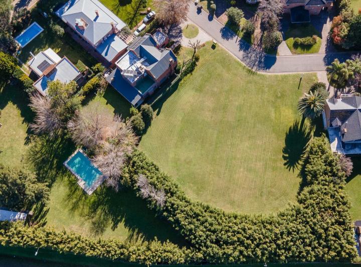 Terreno · 1392m²
