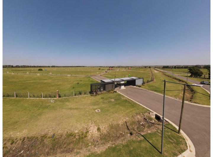 Terreno · 830m²