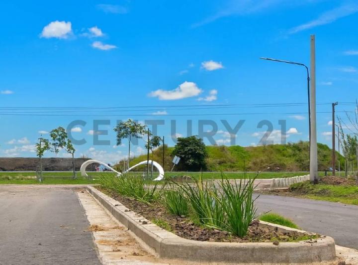 Terreno · 300m²