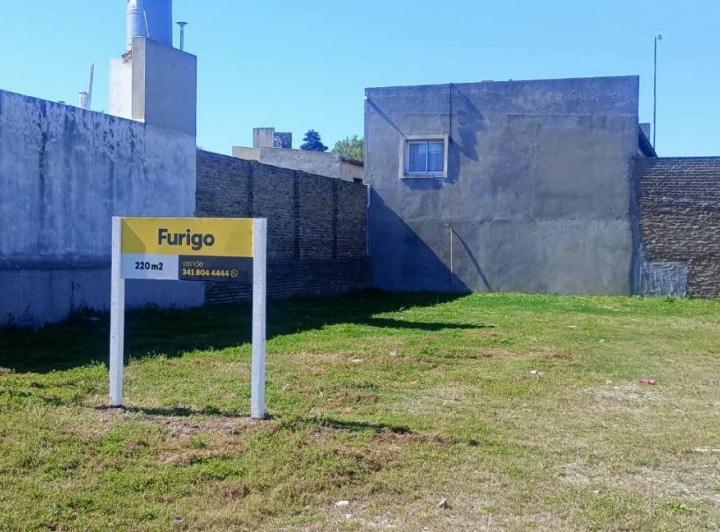 Terreno · 220m²