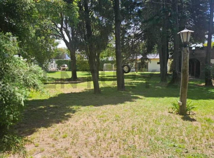 Terreno · 845m²