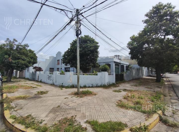 Terreno · 899m²