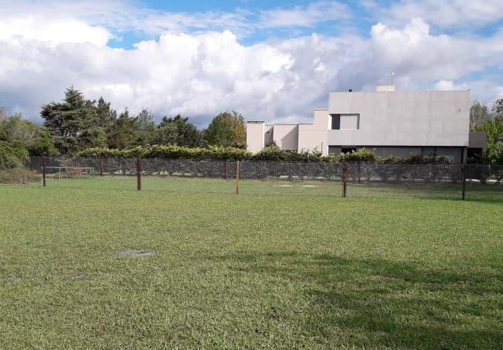 Terreno · 672m²