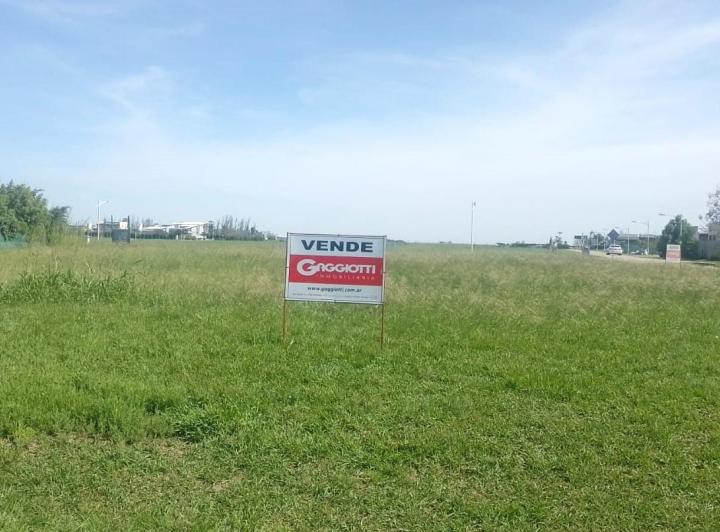 Terreno · 705m²