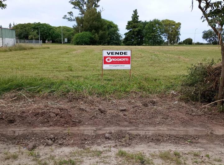 Terreno · 758m²