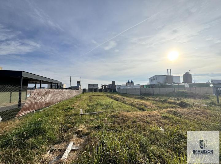 Terreno · 652m²