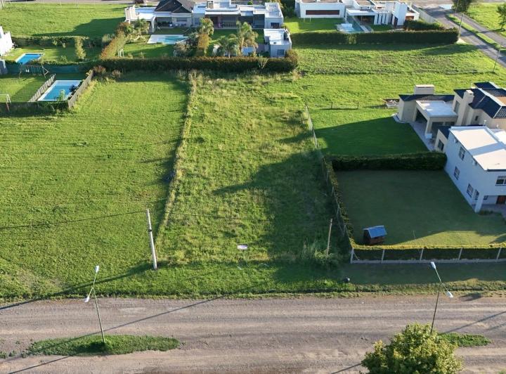 Terreno · 1200m²