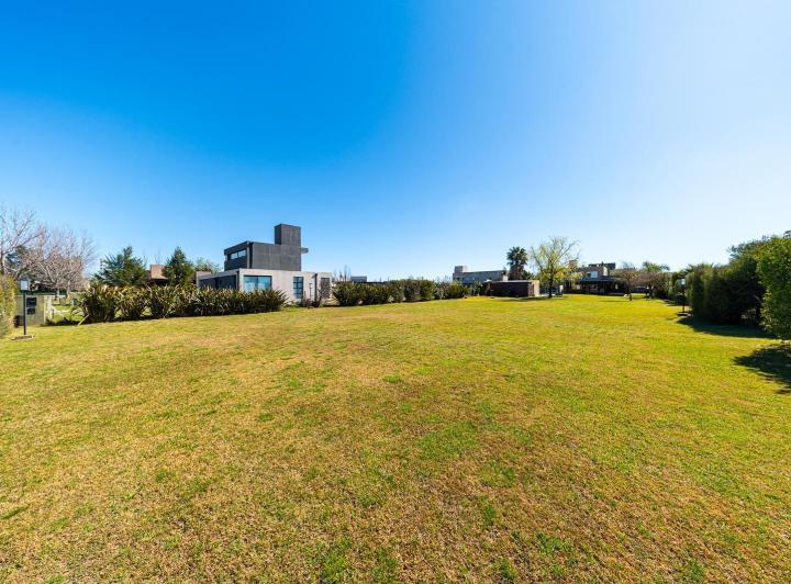 Terreno · 1200m²