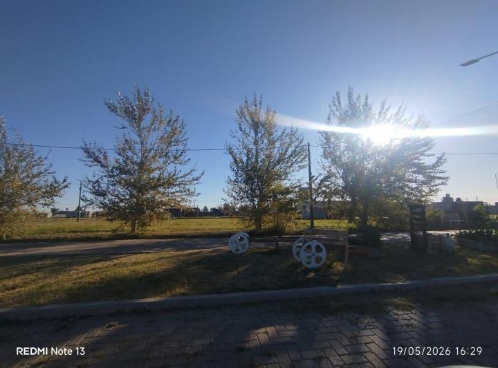Terreno · 300m² · 2 Cocheras