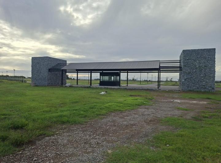 Terreno · 608m²