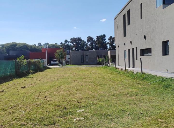Terreno · 330m²