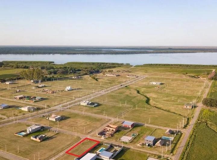 Terreno · 300m²