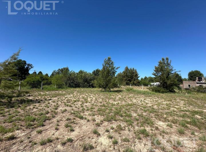 Terreno · 915m²