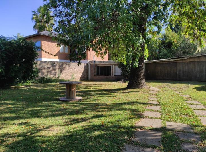 Terreno · 983m²