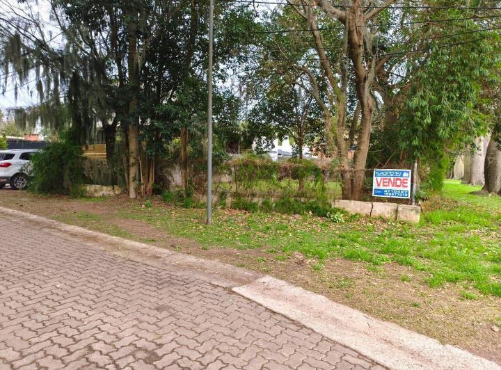 Terreno · 235m²