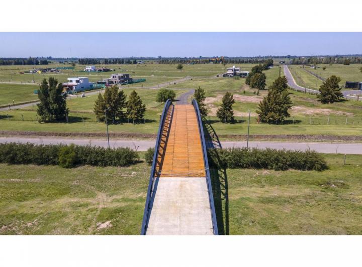 Terreno · 830m²