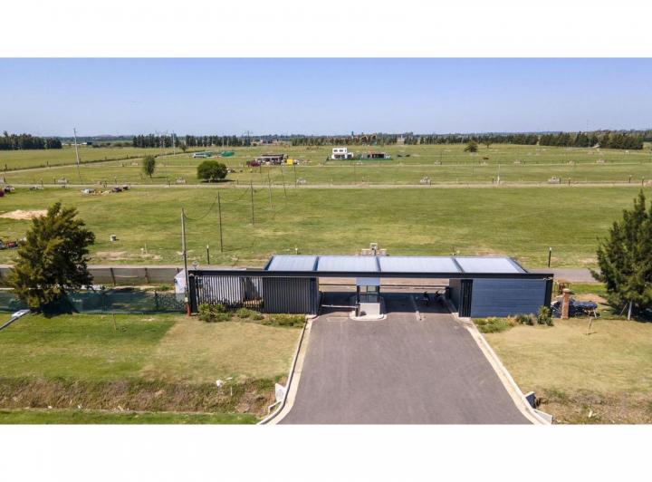 Terreno · 830m²