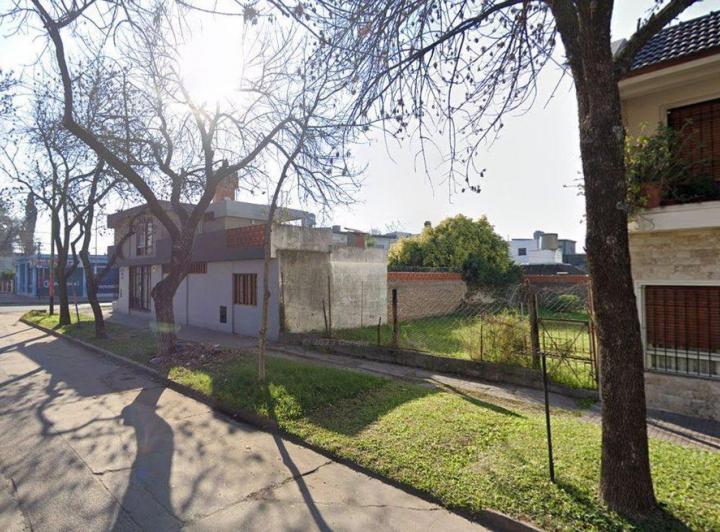 Terreno · 212m²