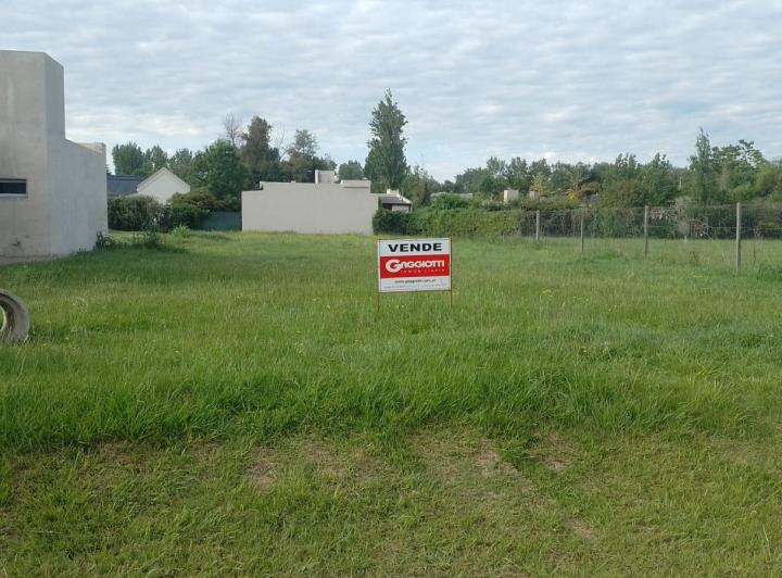 Terreno · 902m²