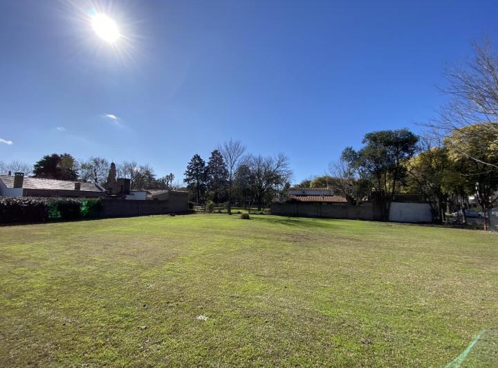 Terreno · 1050m²