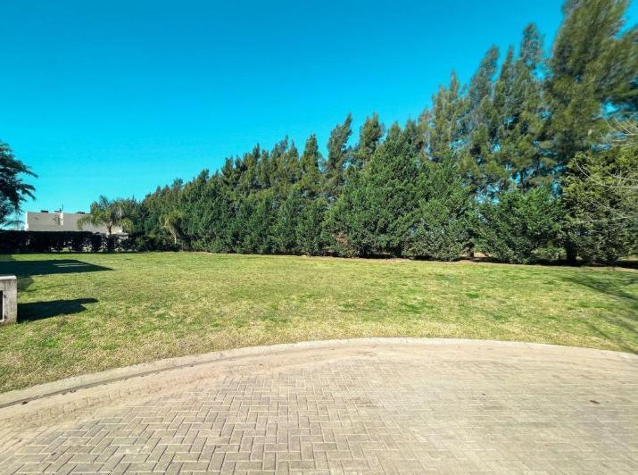 Terreno · 805m²