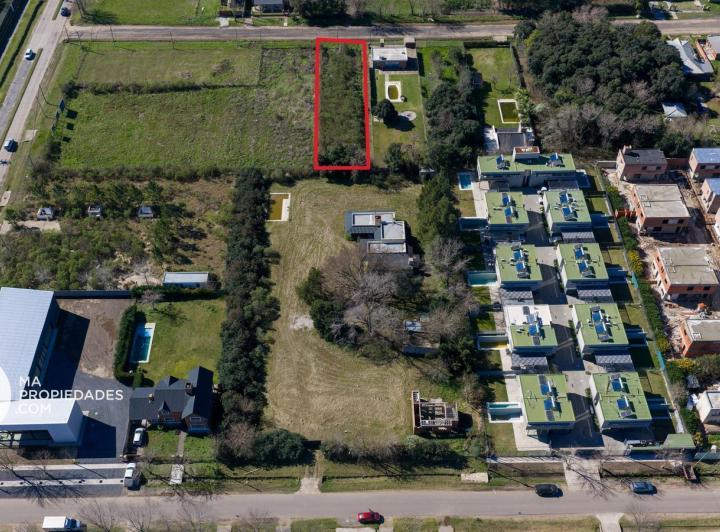 Terreno · 988m²