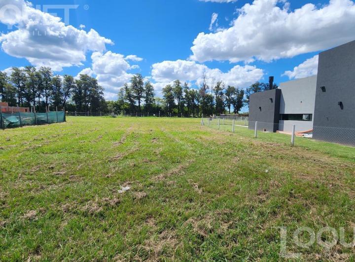 Terreno · 700m²
