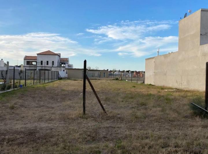 Terreno · 702m²
