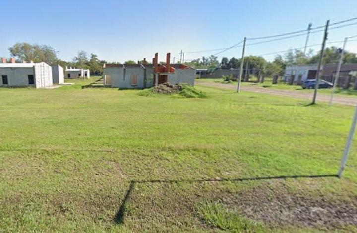 Terreno · 897m²