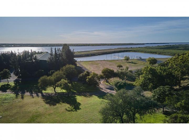 Terreno · 831m²