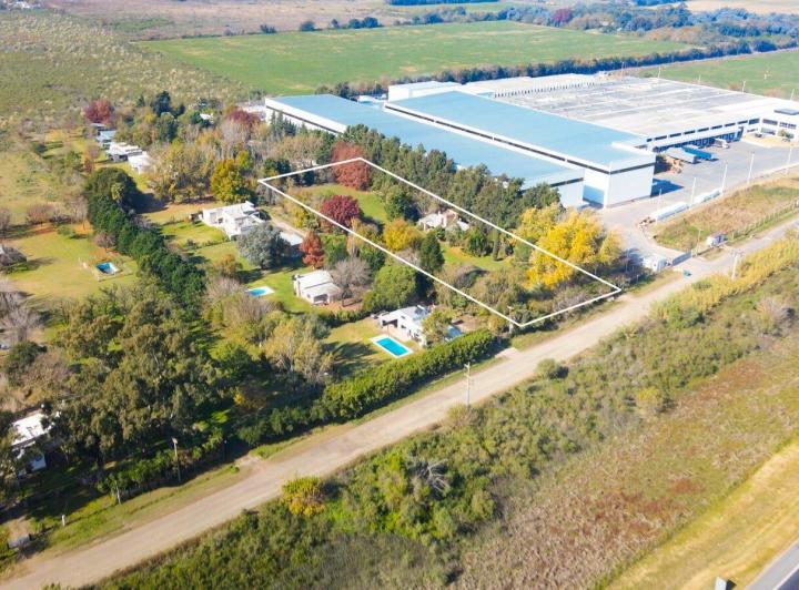 Terreno · 1900m²