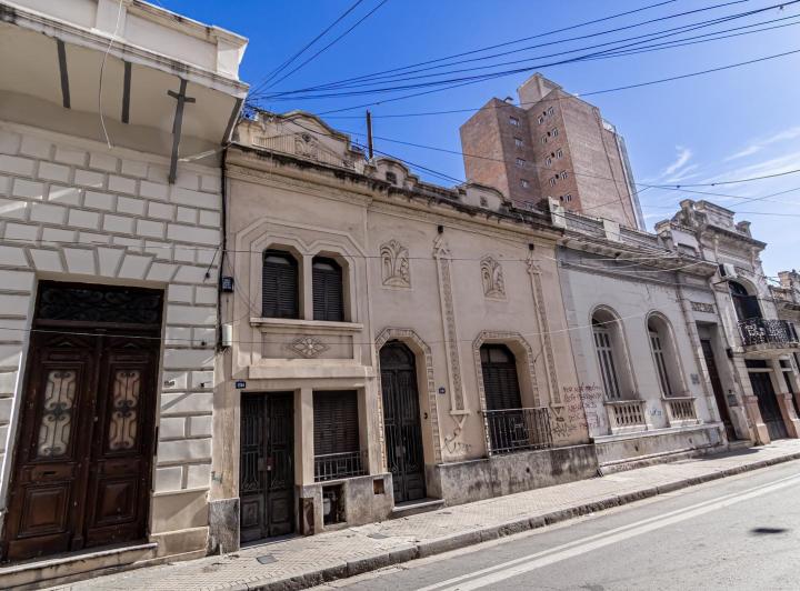 Terreno · 190m² · 7 Ambientes