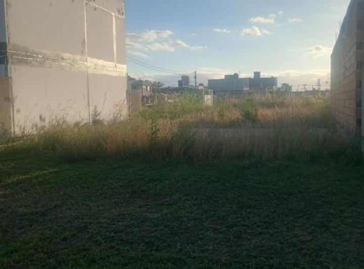 Terreno · 244m²