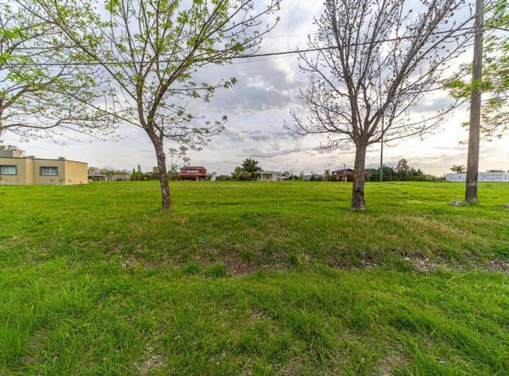 Terreno · 2300m²