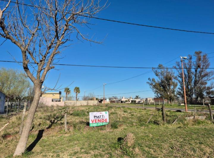 Terreno · 898m²