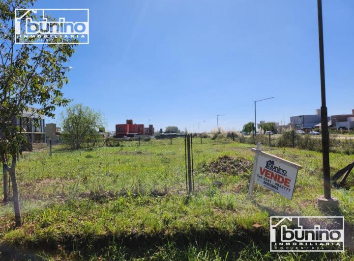 Terreno · 767m²