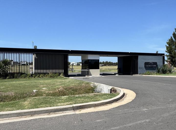 Terreno · 830m²