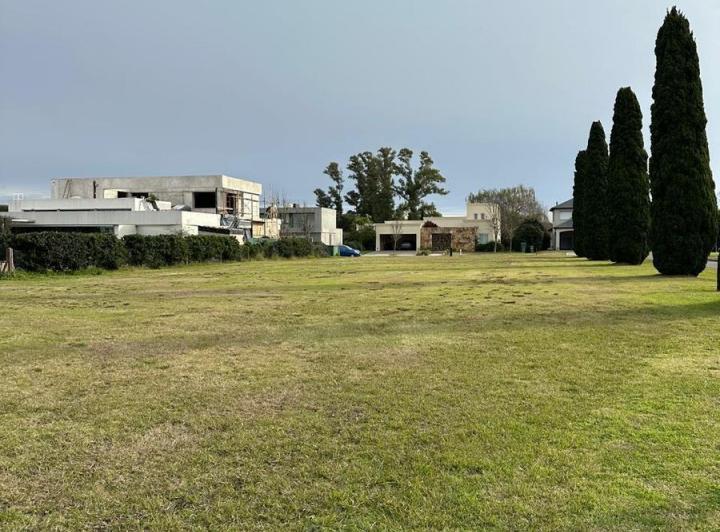 Terreno · 1248m²