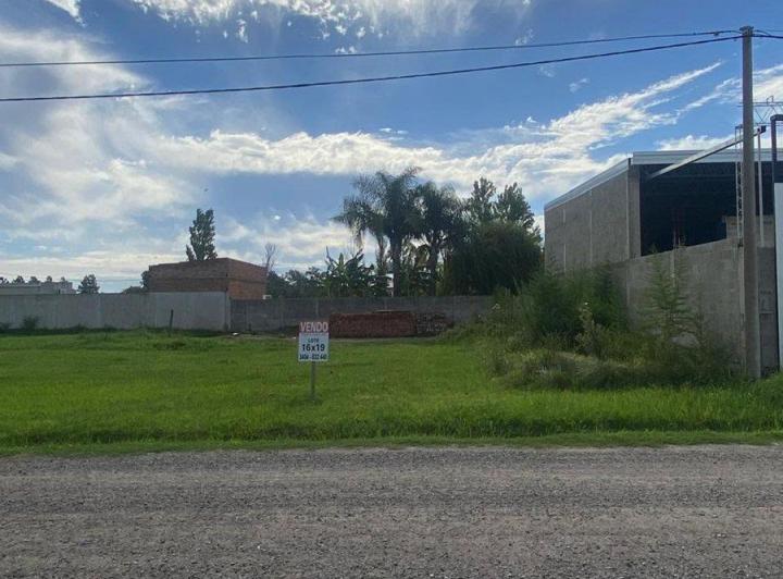 Terreno · 301m²